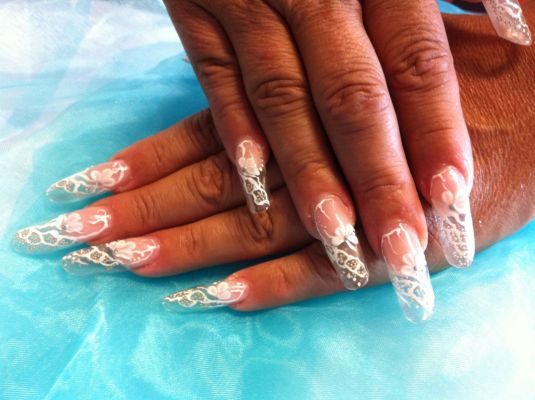 pose complete d  ongle avec la resine chez NAIL STYL SYLWIA 